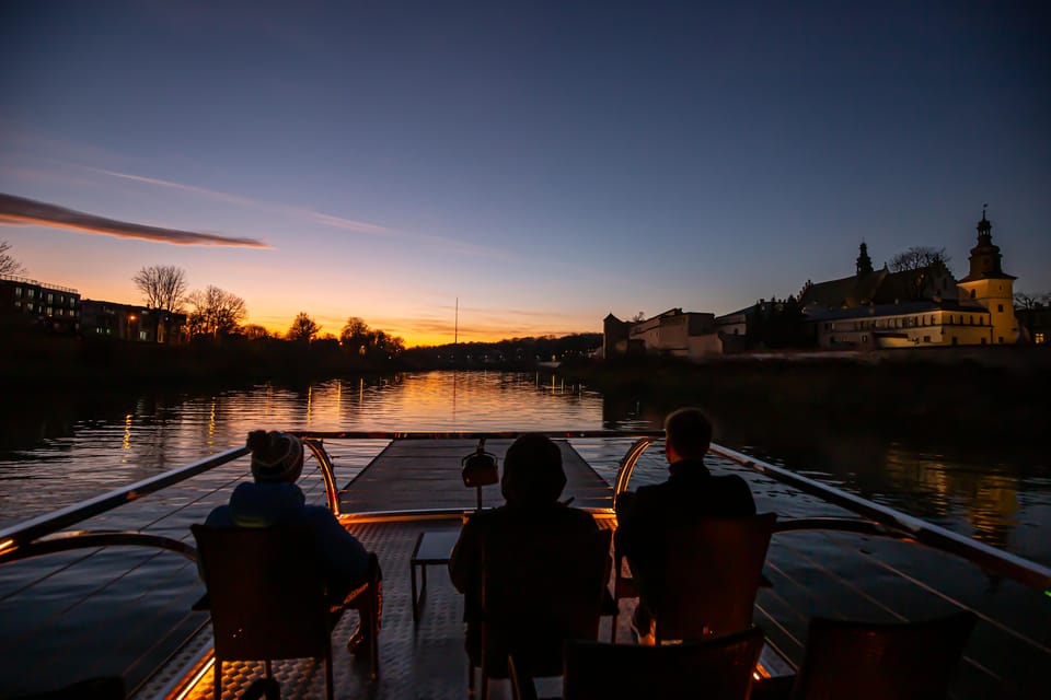 Krakow: Sightseeing Cruise on Vistula River with Audio Guide - Who this Krakow Vistula cruise is best for