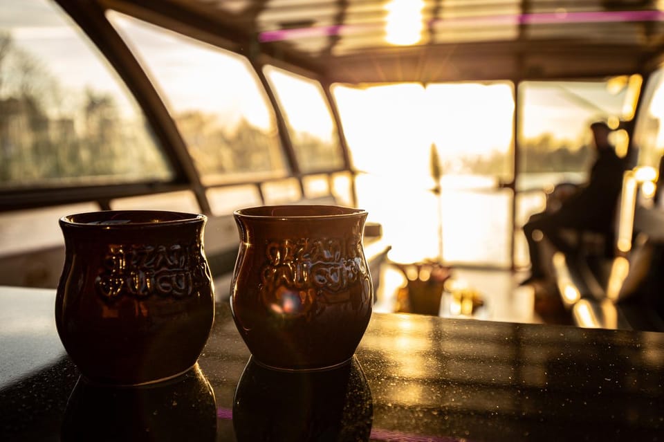 Krakow: Sightseeing Cruise on Vistula River with Audio Guide - Kazimierz and the Jewish heritage route along the river