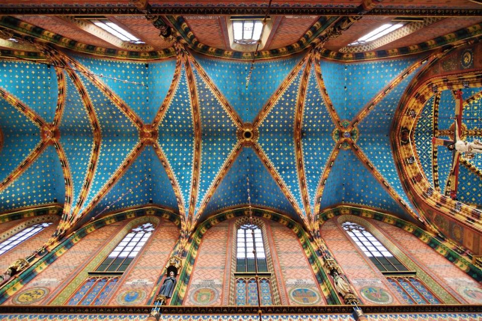Krakow: St. Mary's Basilica visiting with short guided walk - The wooden altar by Veit Stoss: the real showstopper