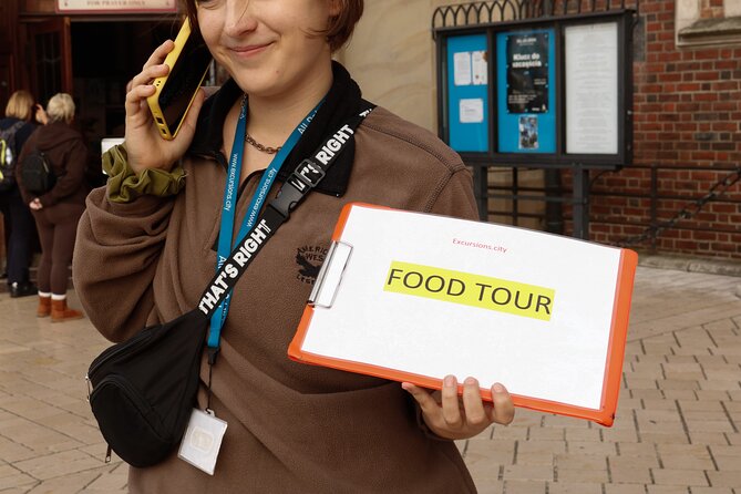 Krakow: Street Food Walking Tour - Finding the group at Saint Mary’s Church (Kościół Mariacki)