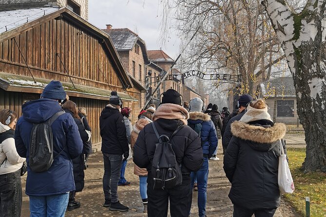Krakow to Auschwitz Birkenau Guided Tour with Transfer and Ticket - Pickup in Krakow: where it goes right (and where you should double-check)