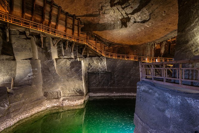 Krakow to Wieliczka: Salt Mine Guided Tour with Ticket & Transfer - Hotel pickup and meeting points: how this runs in Krakow