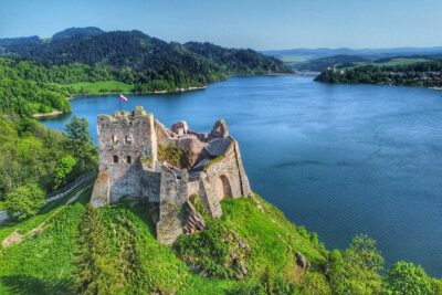 Krakow: Traditional Dunajec River Rafting with Mountain Chairlift - Czorsztyn Castle: a fortress perched above the Dunajec