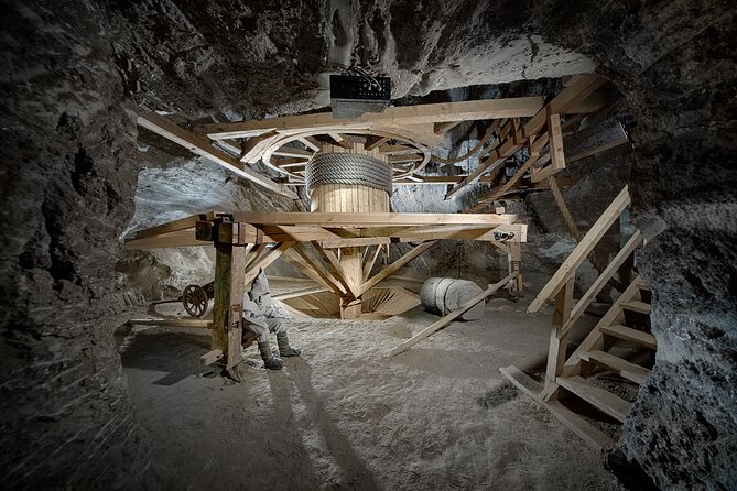 Krakow: UNESCO Bochnia Salt Mine Tour & Boat Expedition - Pacing, walking, and what to wear (this part matters)