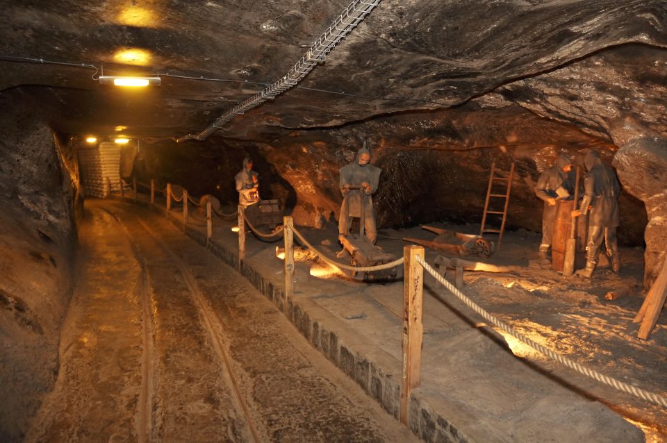 Krakow: Vistula River Cruise and Wieliczka Salt Mine Tour - 800 Steps and Cool Air: What to Wear and Why