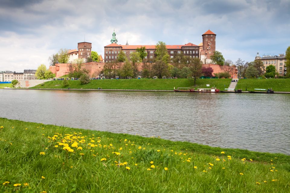 Krakow: Vistula River Cruise and Wieliczka Salt Mine Tour - The Church of St. Kinga: Salt Art You Can Walk Through
