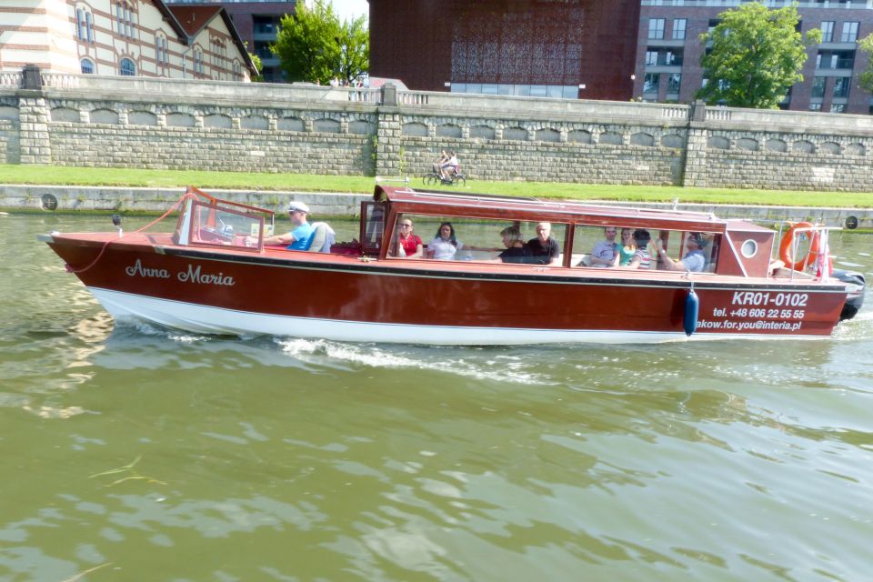 Krakow: Vistula River Cruise with Historical Views - Comfort, boat size, and what to bring