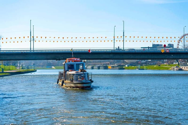 Krakow: Vistula River Sightseeing Cruise with Audio Guide - The Wawel Hill to Bridge of Love Segment: Your Best Photo Arc