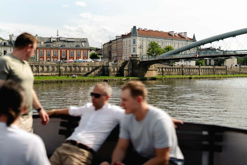 Krakow: Vistula River Sightseeing Cruise with Audio Guide - The Audio Guide in English and Polish: How It Feels in Real Use