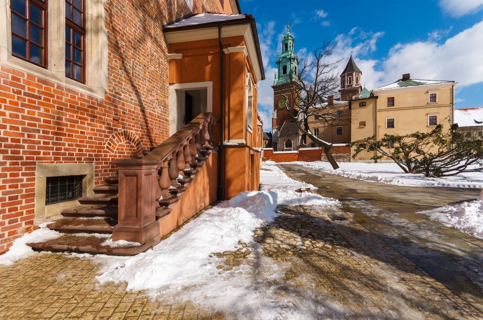 Krakow: Wawel Castle and Cathedral Guided Tour - Why Wawel Hill feels like Poland’s royal front door