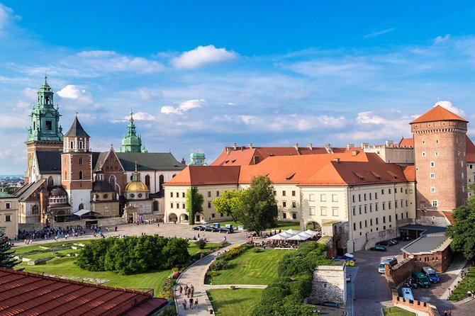 Krakow: Wawel Castle & Cathedral Guided Tour - Wawel Cathedral: coronations, the Sigismund Bell, and the royal crypts