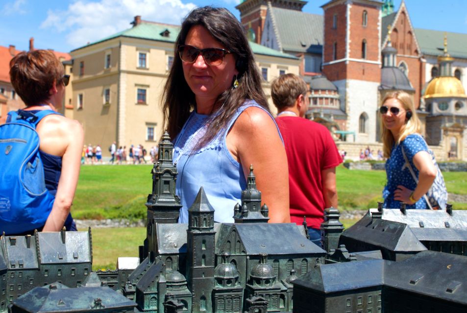 Krakow: Wawel Castle Guided Tour with Entry Tickets - Skip-the-Line Tickets: What They’re Good For (and What They Aren’t)