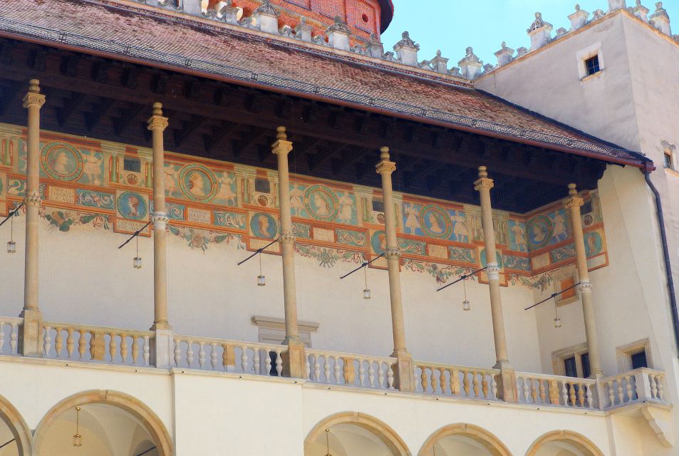 Krakow: Wawel Castle Guided Tour with Entry Tickets - Languages and Group Size: Pick Based on How You Like to Learn