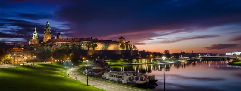 Krakow: Wawel Hill Audioguide Tour - Getting set up on Bracka 15 (and not fumbling the gear)
