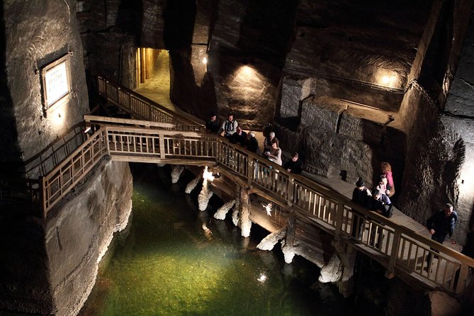 Krakow: Wieliczka Salt Mine Guided Tour with Hotel Pick-up option - Entering the Mine: How the Tour Gets You Oriented Fast