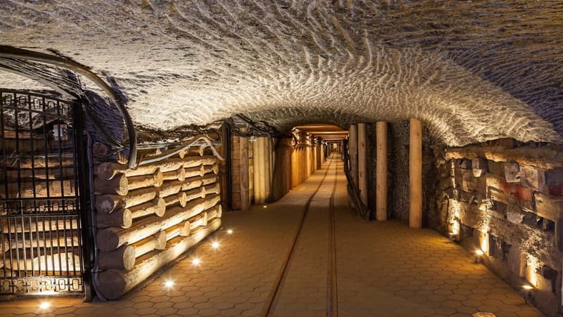 Kraków: Wieliczka Salt Mine Guided Tour with Transfer - Pickup, van ride, and how the transfer keeps the day easy
