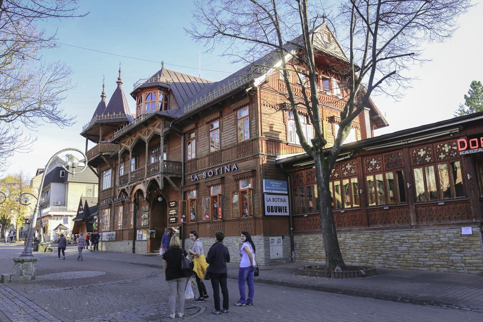 Kraków: Zakopane Tour, Thermal Pools & Hotel Pickup Options - Guides and drivers: the human factor that improves the day