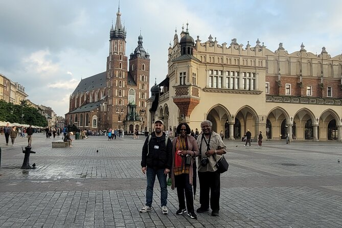Private Krakow City Tour, Krakow Old Town and Wawel Castle Tour - Pace, comfort, and how to plan your day around the walk
