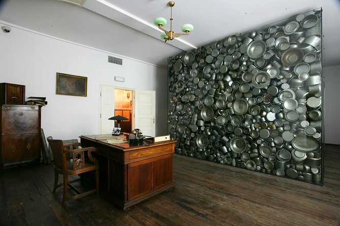 Schindler's Factory Guided Tour in Krakow & skip the line ticket - Price and logistics: what $42.95 buys (and what it doesn’t)