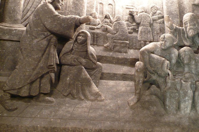 Wieliczka Salt Mine Guided Tour from Krakow with pick-up from Selected Hotels - Saint Kinga Chapel: The Photo Stop With a Catch