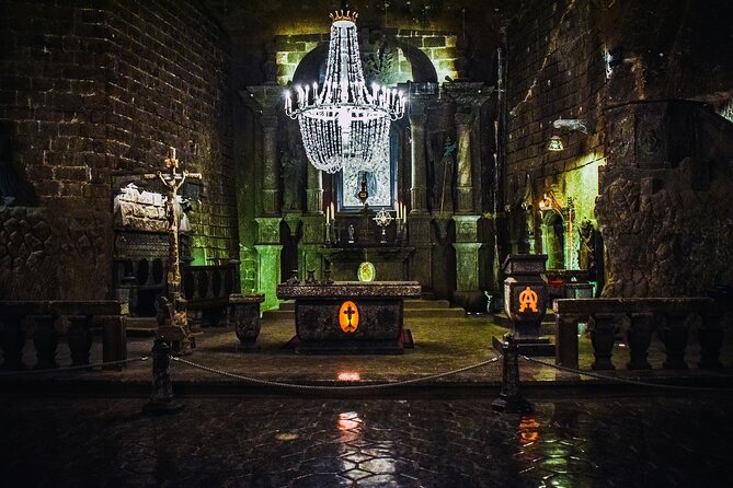 Wieliczka Salt Mine Guided Tour with pickup - The 2.5-Hour Guided Route: Salt Corridors, Chapels, and the Big “Wow” Moments