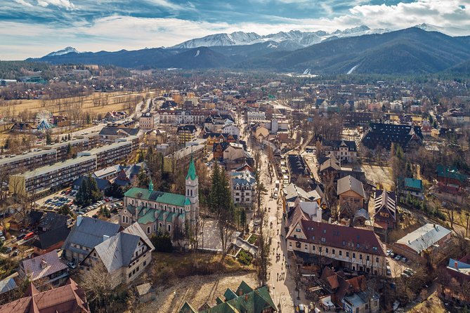Zakopane Tour from Krakow with Transfers and Lunch Option - Zakopane feels close to Krakow, even when you go big on the mountains